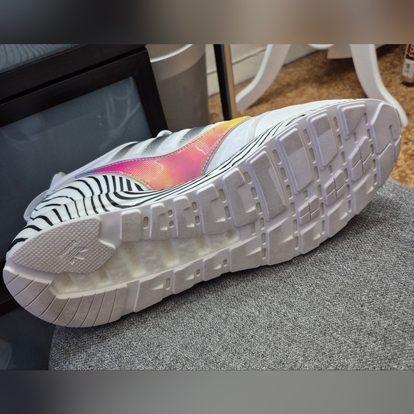 Adidas Patrick Mahomes Sneakers - Picture 8 of 10